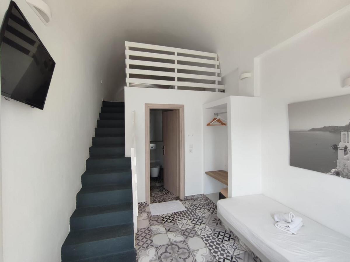 Fira Exo Katikies- Urban Fira Apartman Kültér fotó